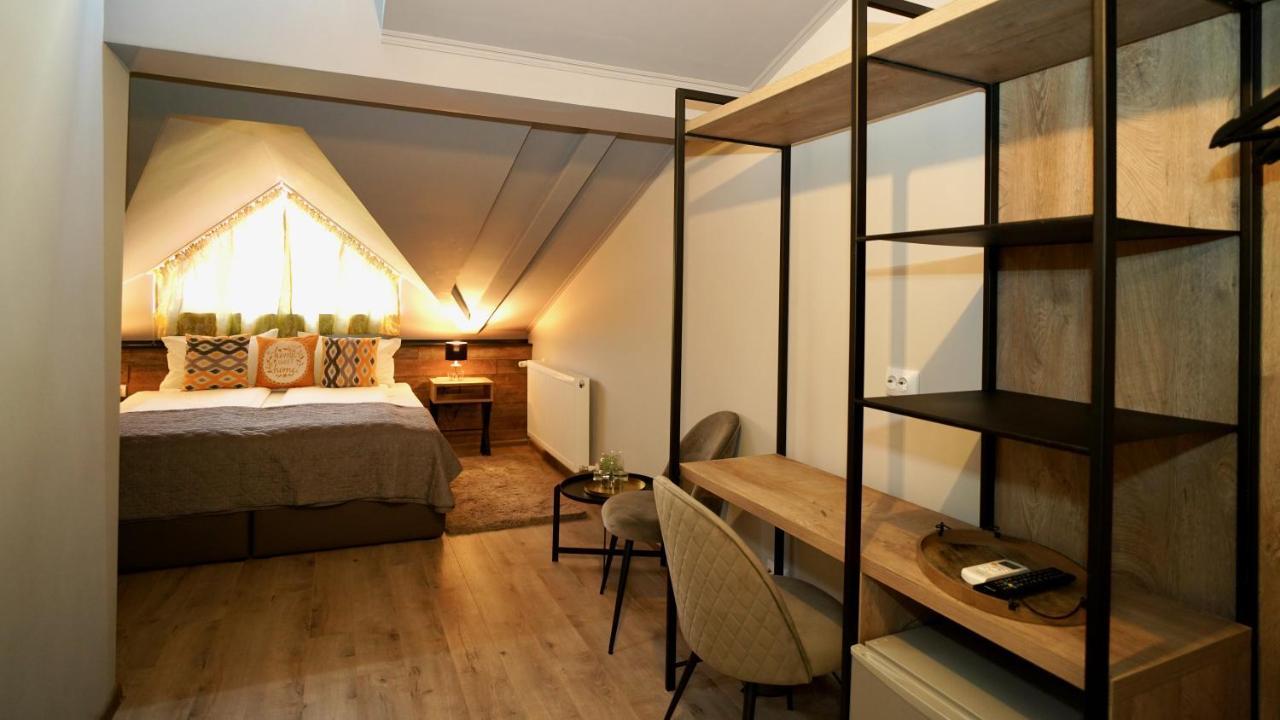 Corvin House Otel Hunedoara Dış mekan fotoğraf
